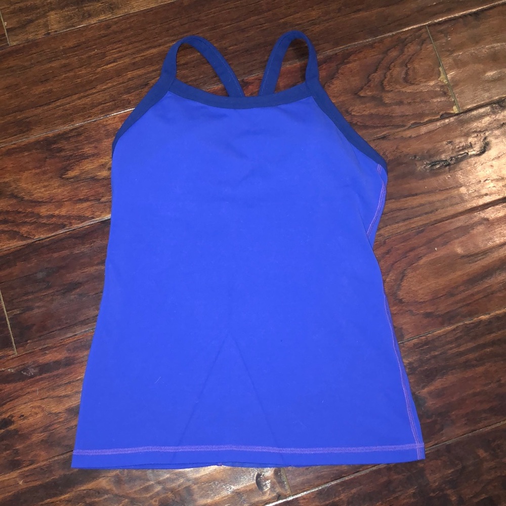 Lululemon tank with built in shelf bra size 6